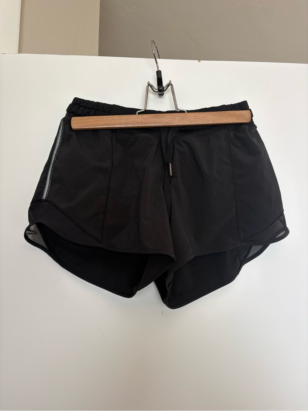 Lululemon Black Women's Athletic Shorts - Lightweight Run/Workout Shorts